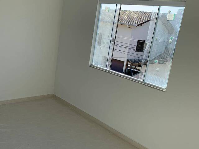 Sobrado para Venda em Cordeiros - 13