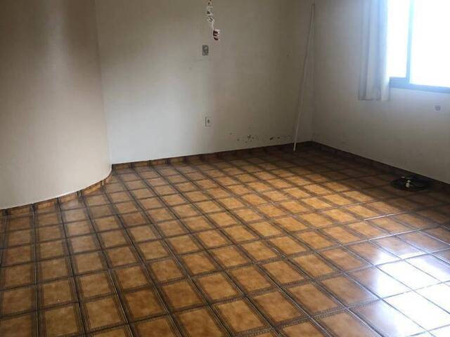 Sobrado para Venda em Cordeiros - 12