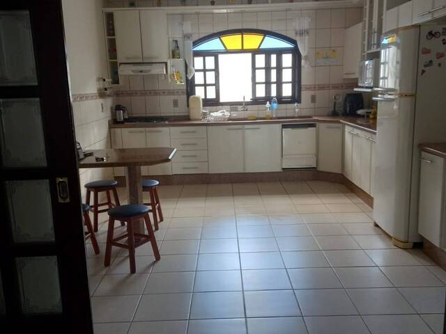 Casa para Venda em Fazenda - 13