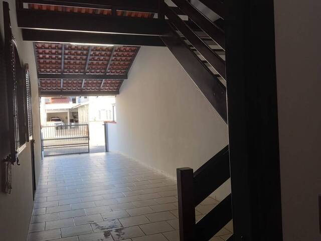 Casa para Venda em Fazenda - 6