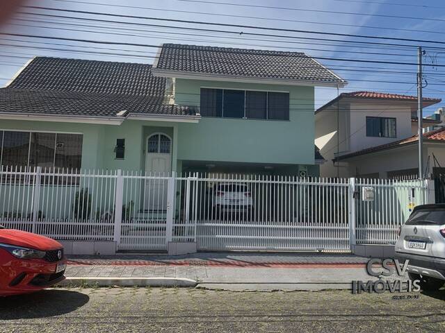#1529 - Casa para Venda em Balneário Camboriú - SC - 2