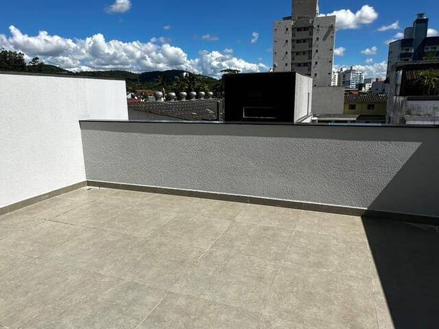 Sobrado para Venda em Centro - 25