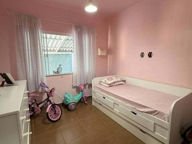 Casa para Venda em Fazenda - 18