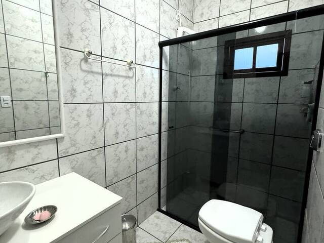 Casa para Venda em Fazenda - 16