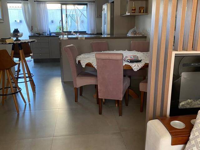 Sobrado para Venda em Navegantes - 4