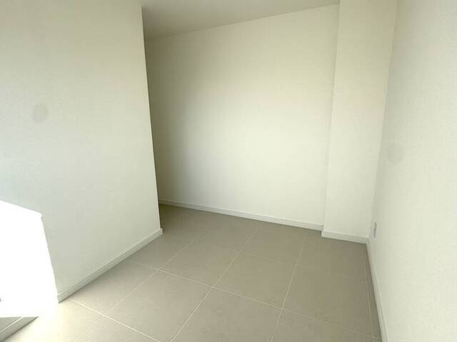 Apartamento para Venda em São Vicente - 11
