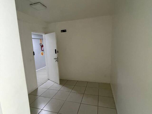 #1745 - Sala Comercial para Locação em Itajaí - SC - 2