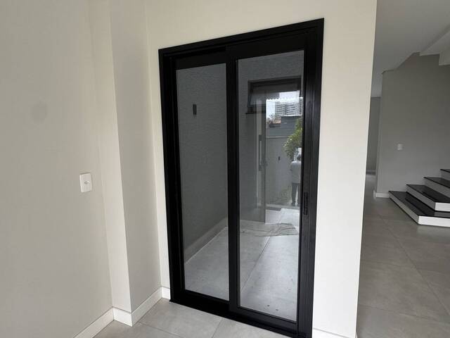 Sobrado para Venda em Itajaí - 3