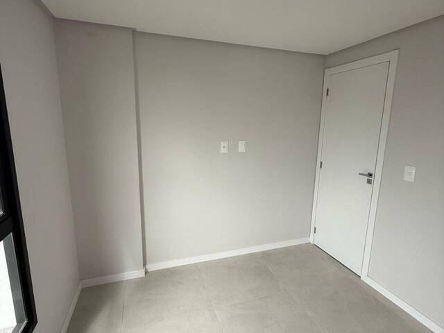 Apartamento para Venda em Vila Operária - 11