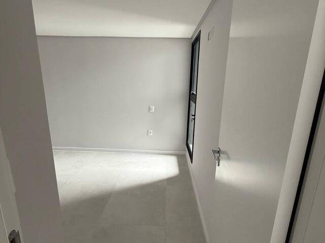 Apartamento para Venda em Vila Operária - 12