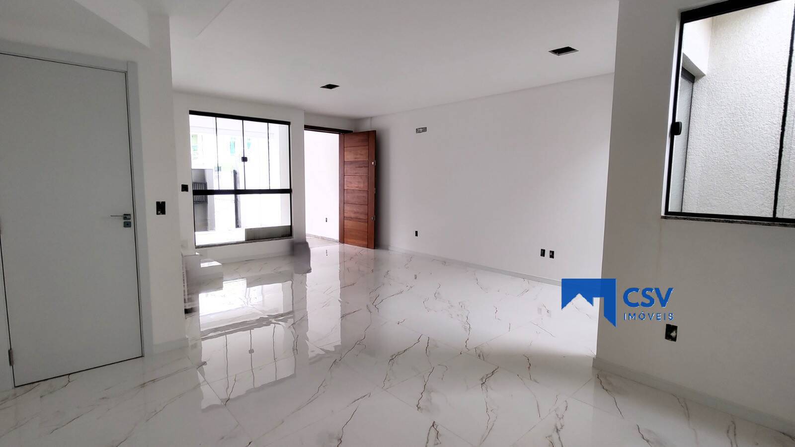 Sobrado para Venda em Itajaí - 3