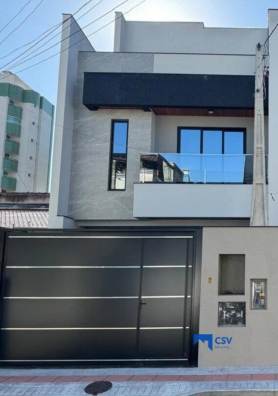Sobrado para Venda em Itajaí - 1