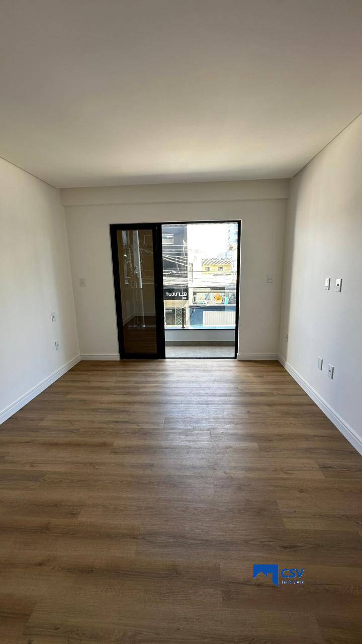 Sobrado para Venda em Itajaí - 11